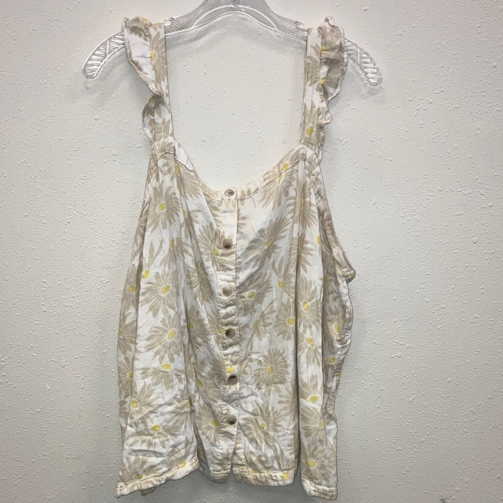 Torrid Floral Button-Down Ruffle Strap Top size 2 (2X) #716